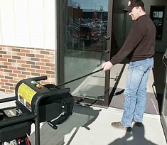 Эксплуатация гидродинамической прочистной машины с бензиновым приводом CAM Spray EJ-SW3000.4